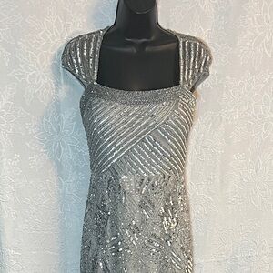 Adrianna Papell size 4 stunner
